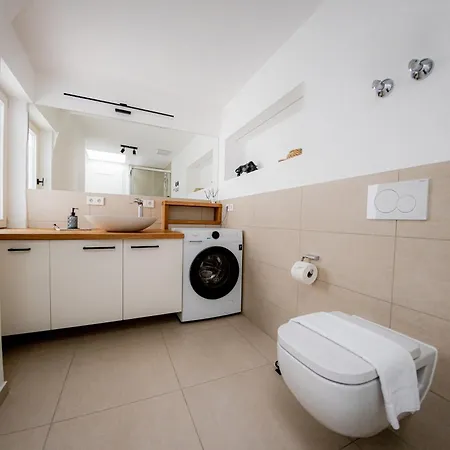 Highlight Am Stadtplatz Muehldorf - C4S Come4Stay - 2 Zimmer Wohnung I Bis Zu 5 Gaeste Zimmer foto